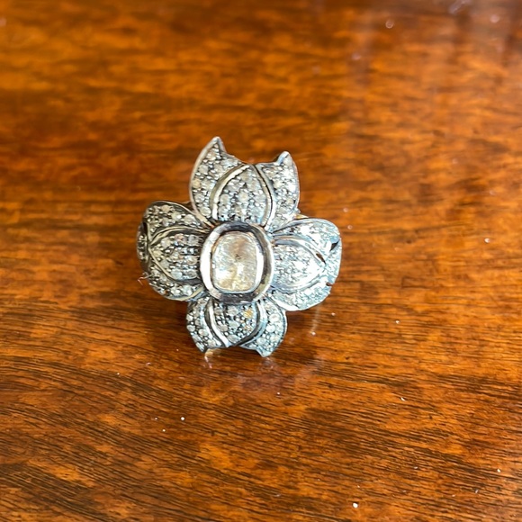 Ring. Gold and silver with diamonds - Picture 1 of 4